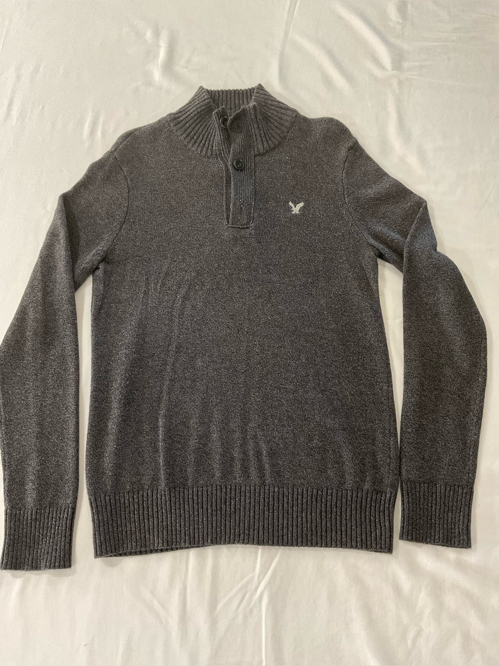 American Eagle Outfitters Men's Small Athletic Fit 100% Cotton